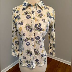 Passport white Flowered Button Down Front Blouse/shirt Woman size Medium